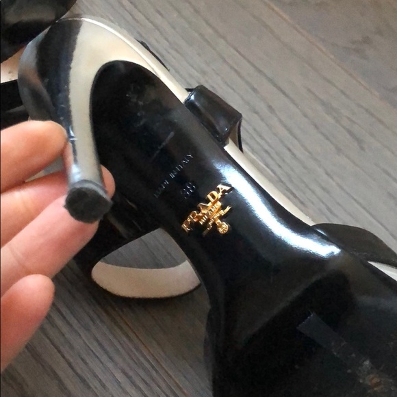 Silver Prada pumps - Picture 6 of 8